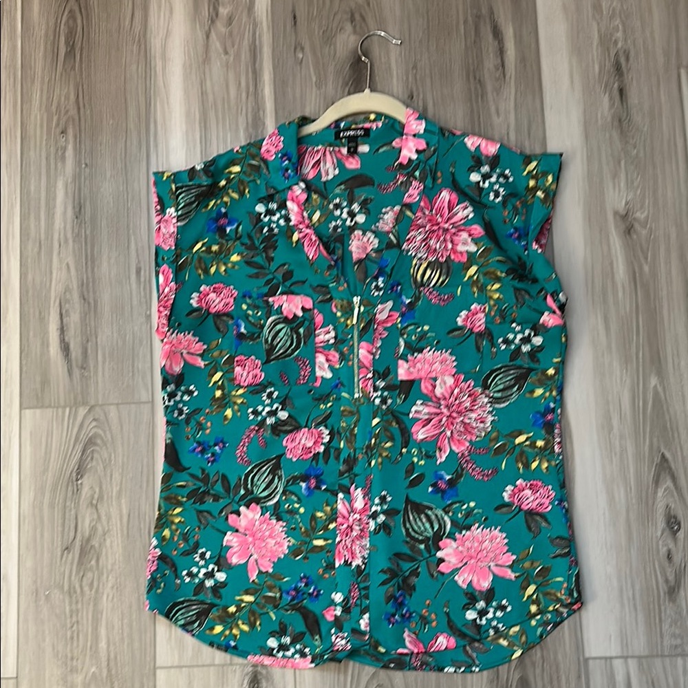 Express Pink and Green cap sleeve top with Collar